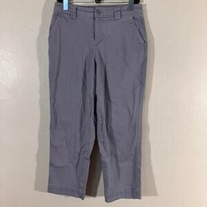 A New‎ Day Grey Capri pants with pockets